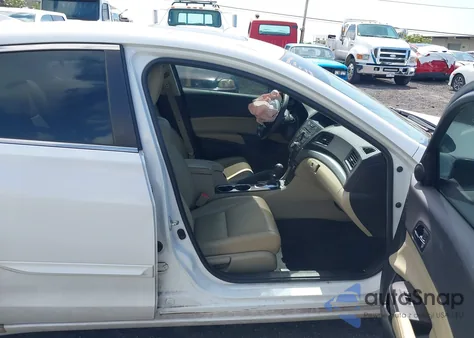 2016 Acura Ilx 2.4L/Acurawatch Plus Package z USA, uszkodzony, nr VIN 19UDE2F35GA020511